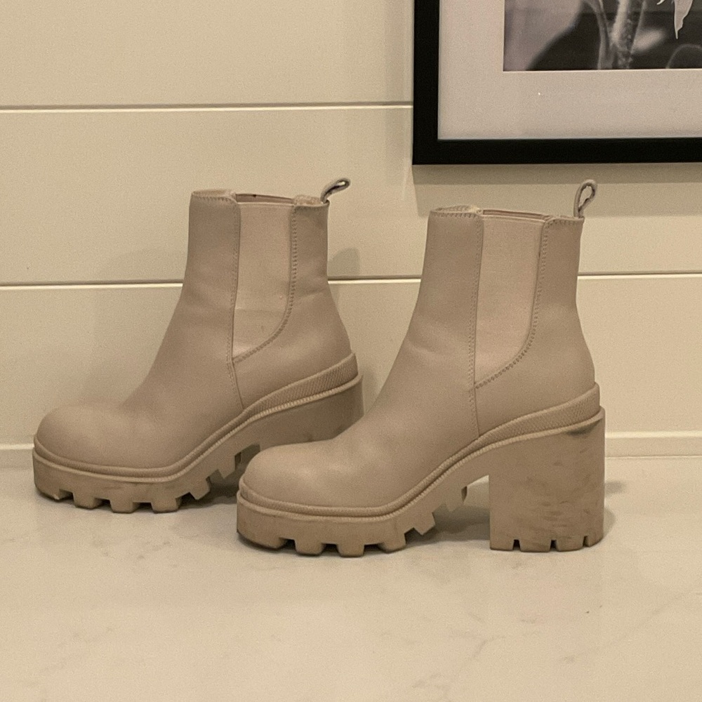 Steve Madden Beige Ankle Boots with Chunky Heel